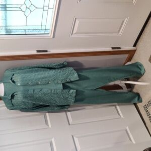Victoria Morgan Sport 3pc matching set pants and sweater are sm and shirt is med